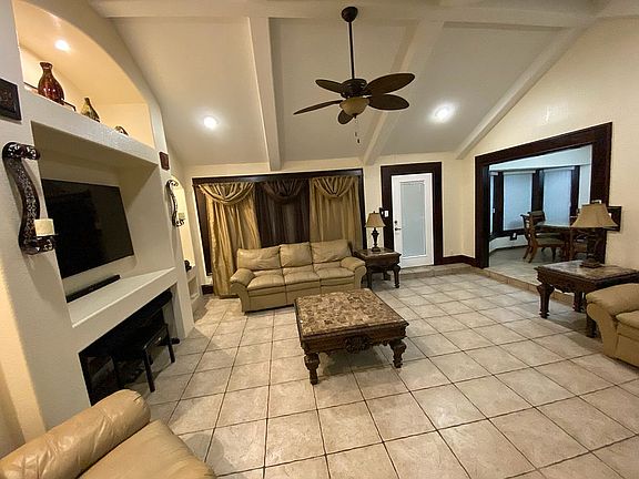2nd image of 3405 Kiwi St