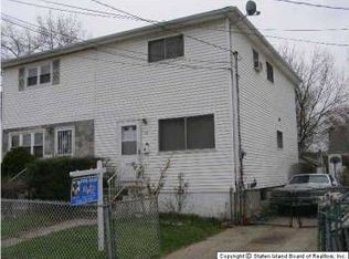 16 Downey Pl, Staten Island, NY 10303