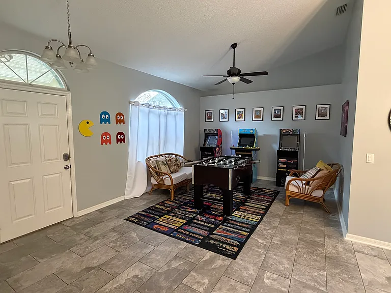 127 Burroughs Dr — Photo 36