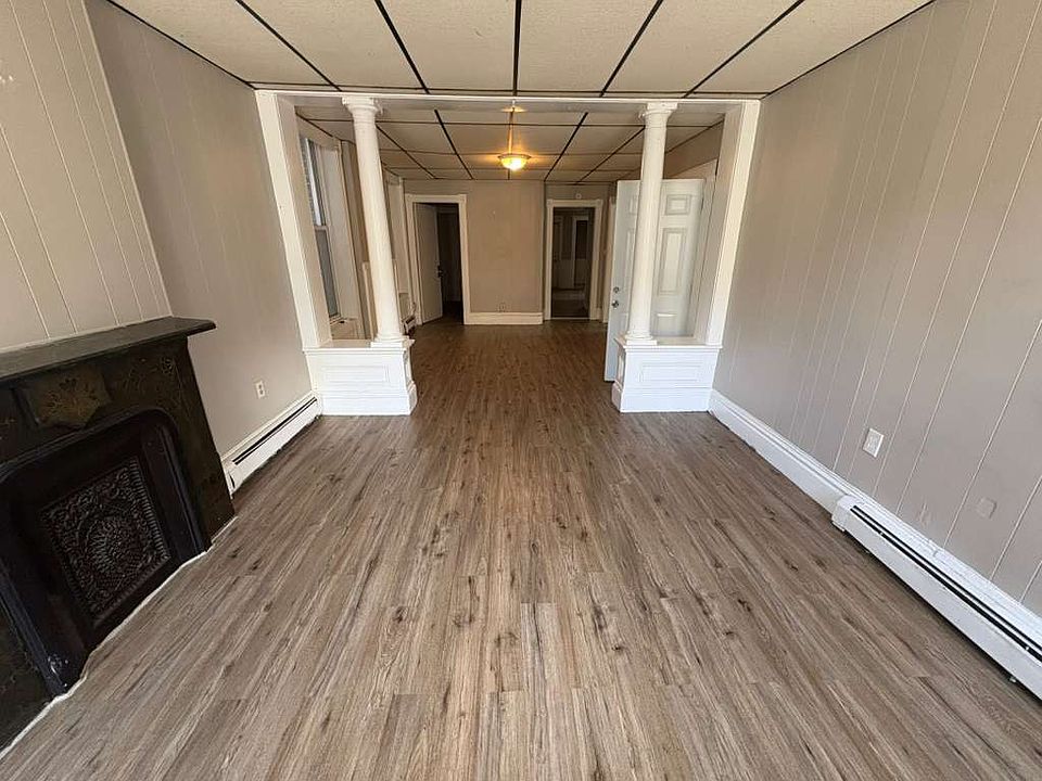 1st image of 164 Main St APT 2