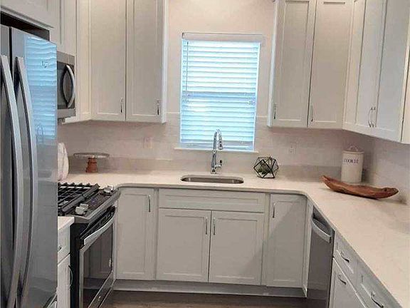 2nd image of 7 Bayard Dr