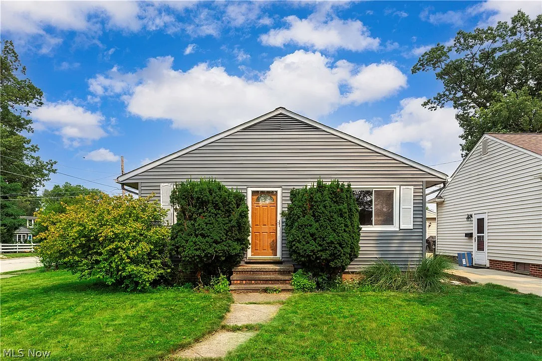 627 Oakmoor Rd photo 1