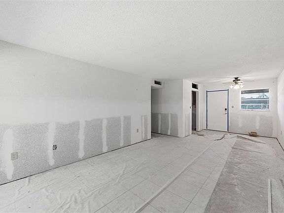 3rd image of 4829 Onyx Ln APT 102