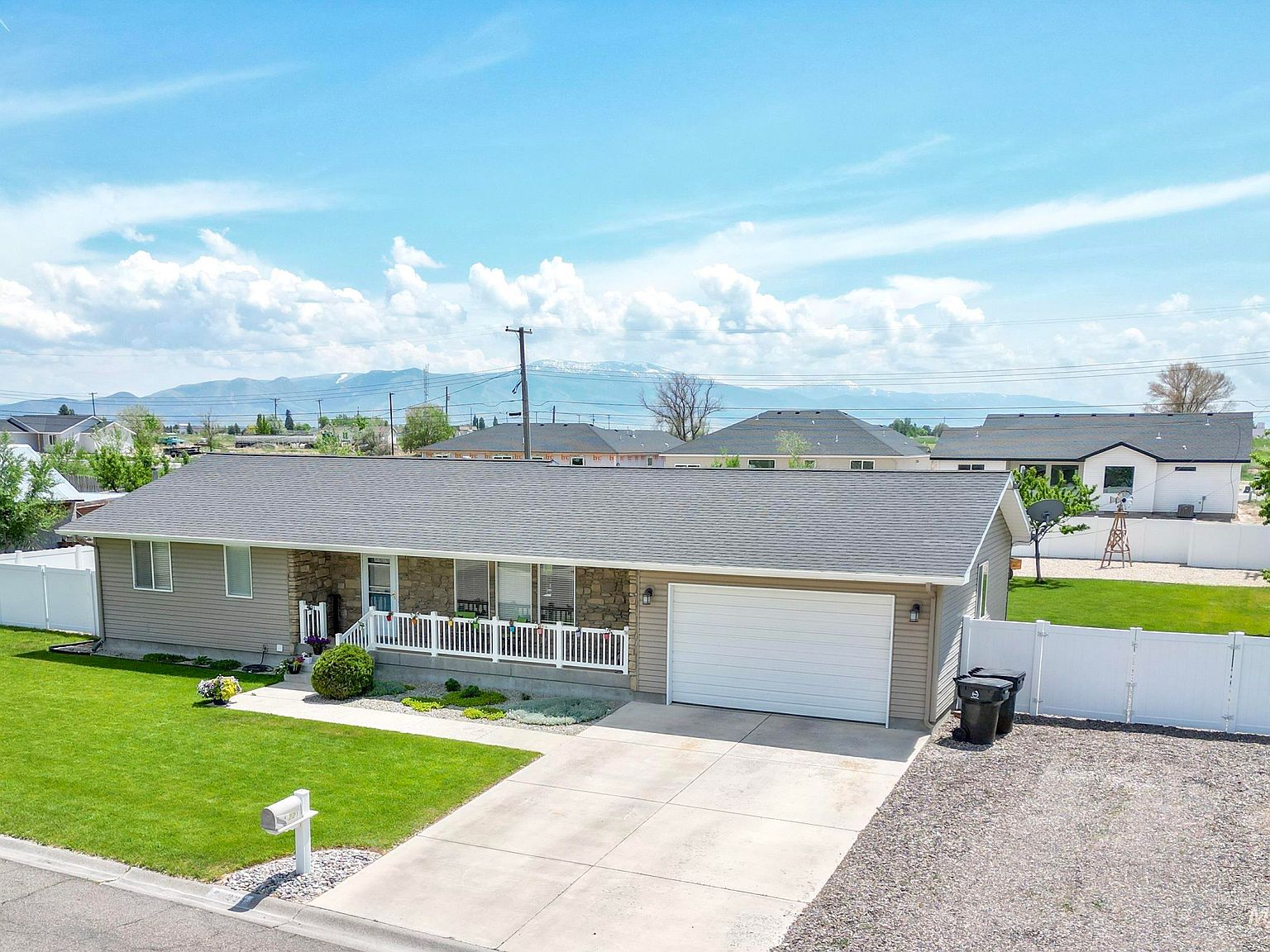 221 Diana Dr, Burley, ID 83318 Zillow