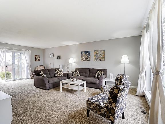 5th image of 6339 Riverstone Dr