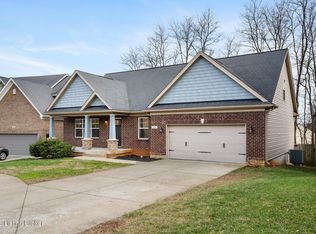 4000 Emerald Spring Pl, Coldstream, KY 40245