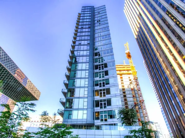 909 5th Ave #1403, Seattle, WA 98104