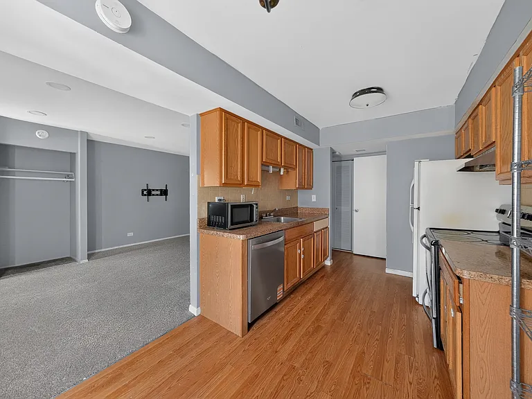 614 Bryn Mawr Ct — Photo 5
