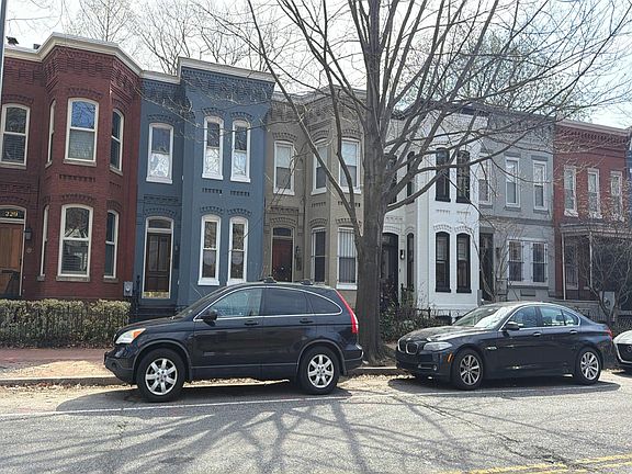 3rd image of 225 8th St NE