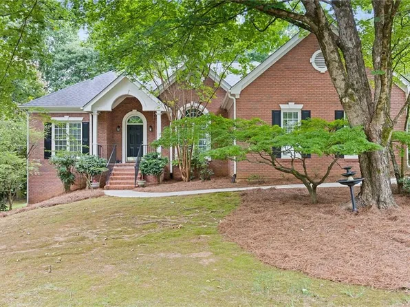 815 Cedar Creek Dr, Suwanee, GA 30024