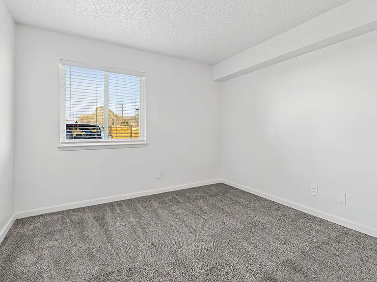 Pinewood Estates — Photo 11