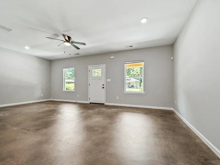 2844 Nathan Ave — Photo 6