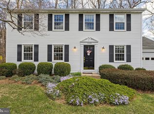 8470 Falling Leaf Rd, Springfield, VA 22153