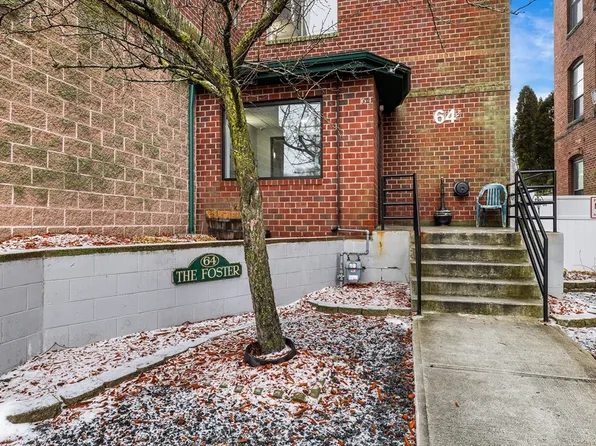 64 Foster St APT 105, Peabody, MA 01960