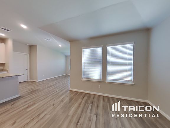 2nd image of 13685 Paxton Blvd