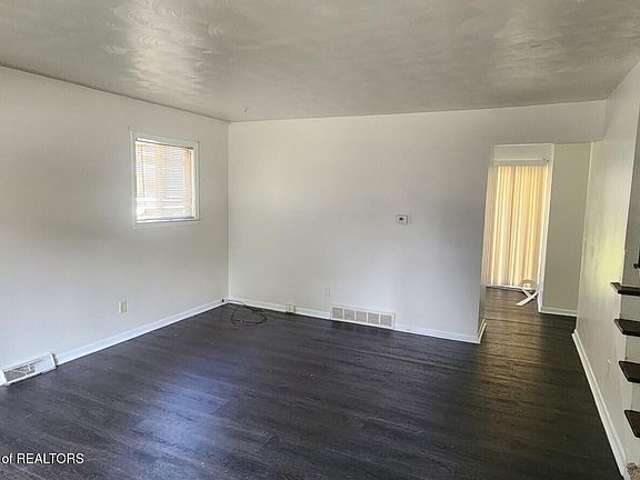 3rd image of 4730/4732 W Holt Rd