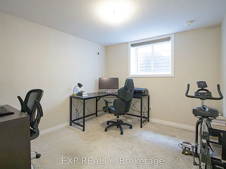 17 Harlequin Ct — Photo 25