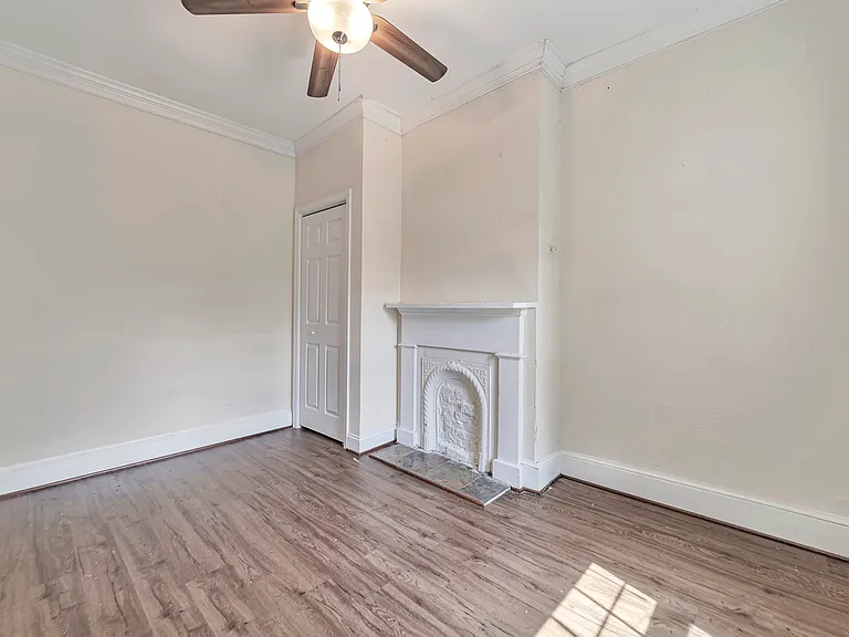 1233 W Cary St — Photo 12