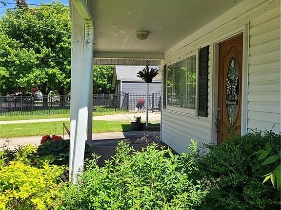5th image of 307 Maple Ave
