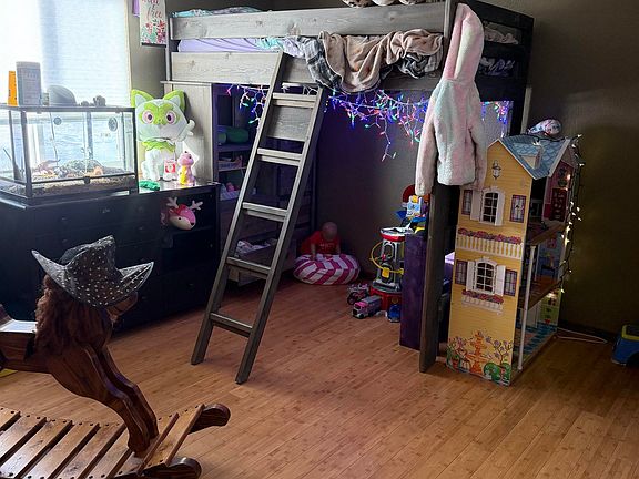 5th image of 709 Valley View Dr