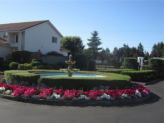 2nd image of 6628 Milano Ct SE