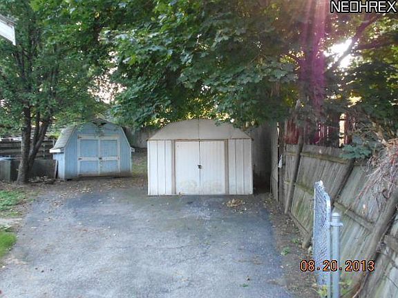 3rd image of 575 Sanford Ave