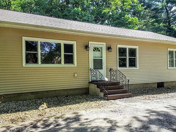 2nd image of 3111 S Lakeshore Dr