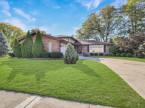 8335 W 90th St, Hickory Hills, IL 60457