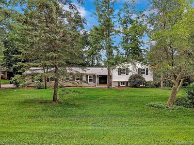 5753 Thorny Ash Rd, Rochester, MI, 48306