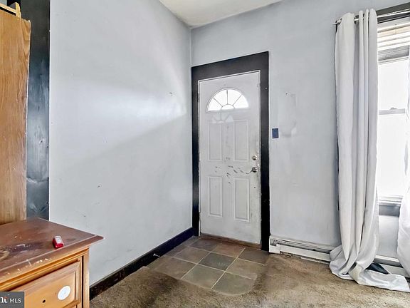 5th image of 11 W Commerce St