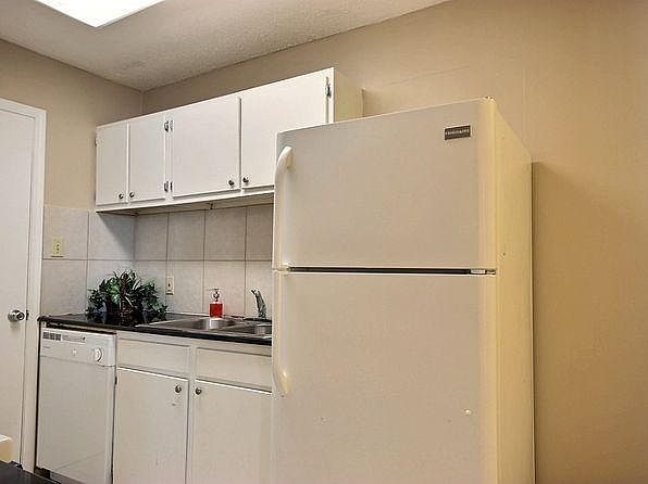 1st image of 915 W Macci St APT A