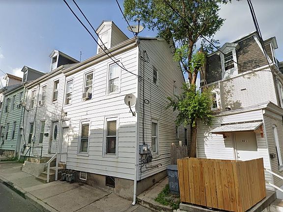 3rd image of 139 S Lumber St APT 2