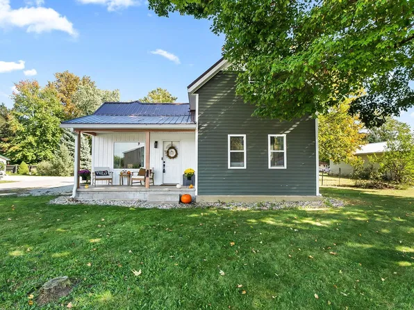 301 S Oak St, Mentone, IN 46539