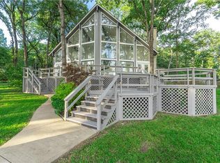 136 Scenic Dr, Mabank, TX 75156