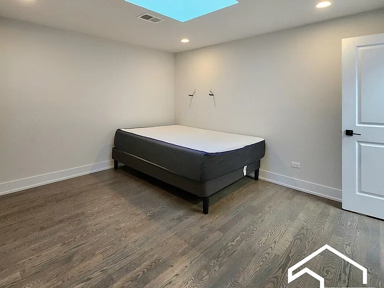837 N Wolcott Ave #4 — Photo 9