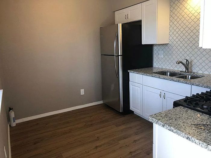 1st image of 1804 Buena Vista Dr SE #2