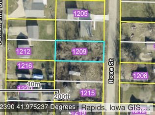 1209 Rose St, Cedar Rapids, IA 52403
