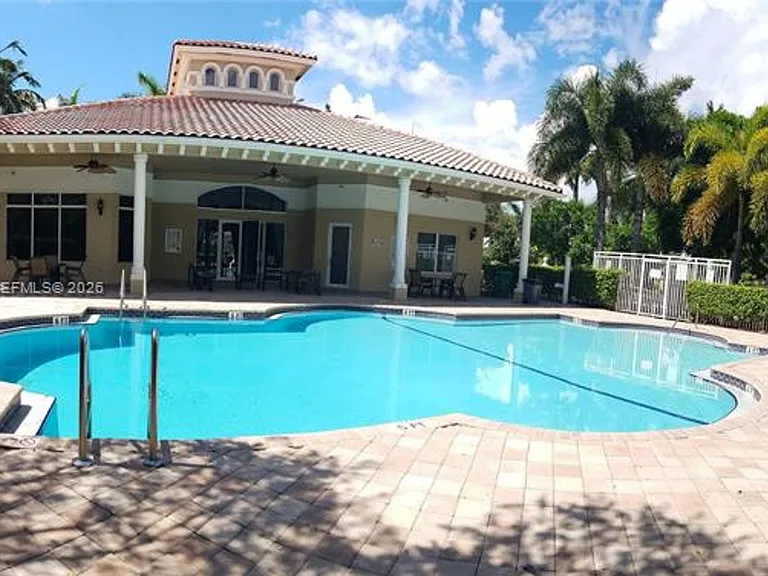 12722 SW 49th Ct #Townhouse 12722 — Photo 26