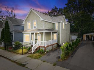 17 Oakland St, Lowell, MA 01851