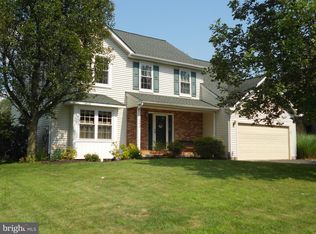 1242 Colonial Dr, Quakertown, PA 18951