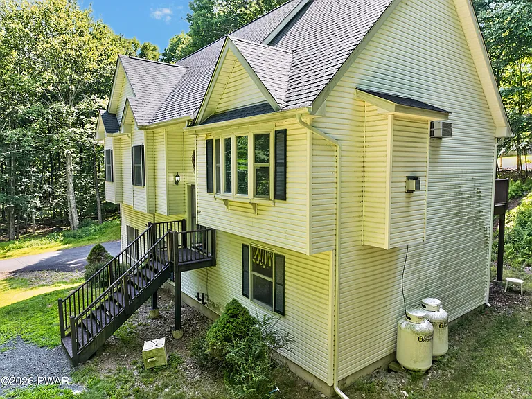 115 Blackberry Dr — Photo 4