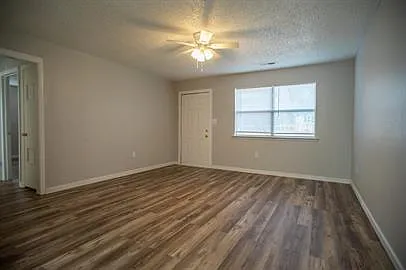 1309 S Washington Ave — Photo 5