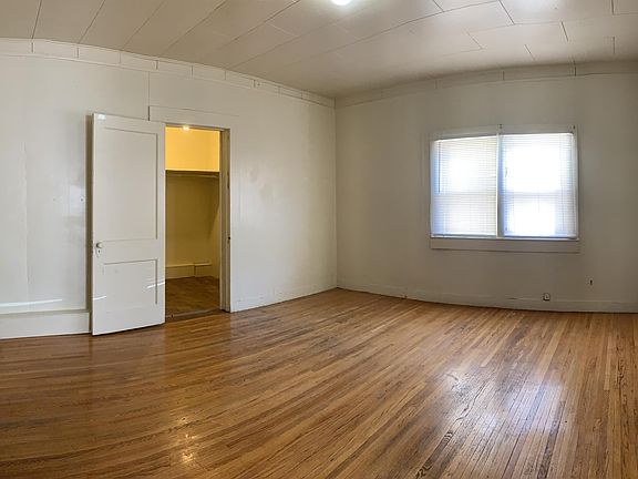 4th image of 916 Axtell St APT C