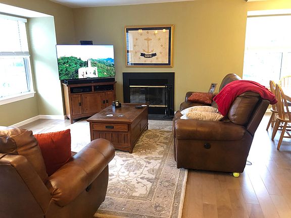 Living room with Fireplace