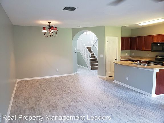4th image of 1053 Blackwater Dr