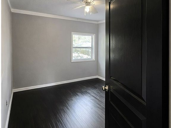 4th image of 1003 S Main St