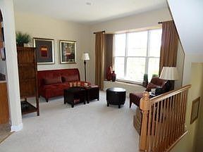3rd image of 17 Melrose Ct Unit 17