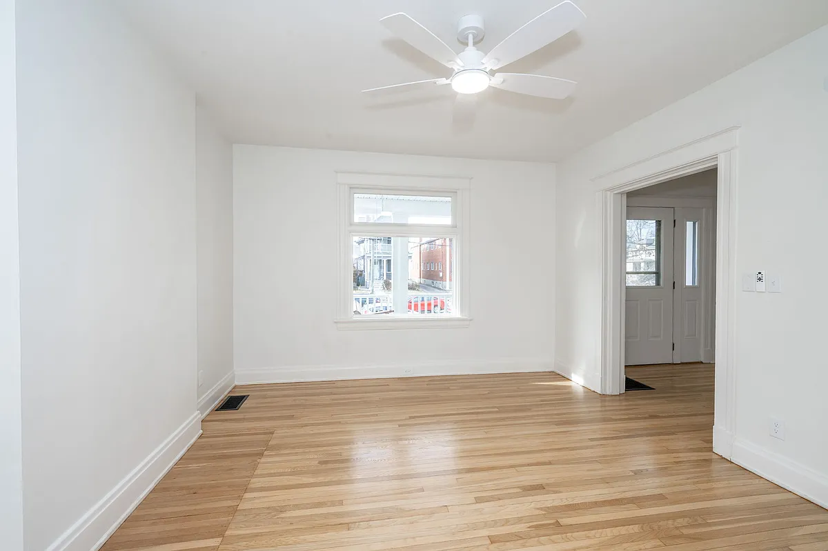 Building Photo - 4216 Brownway Ave #1