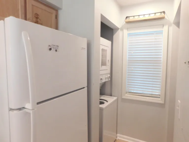 521 White River Dr #21F — Photo 5