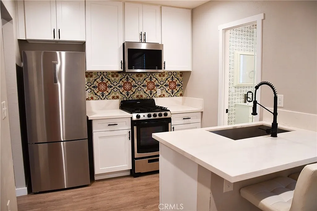 1 bed, 500 sqft, $2,350 — Photo 3